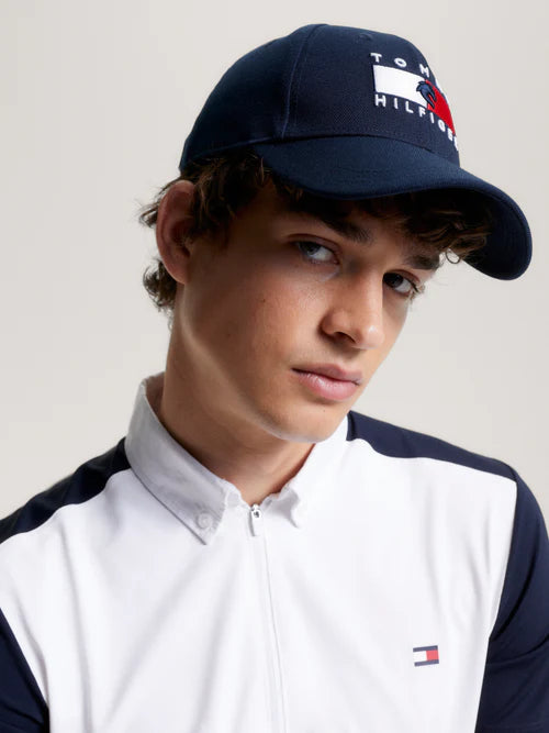 CAPPELLO CON VISIERA MODELLO MONTREAL SS2025